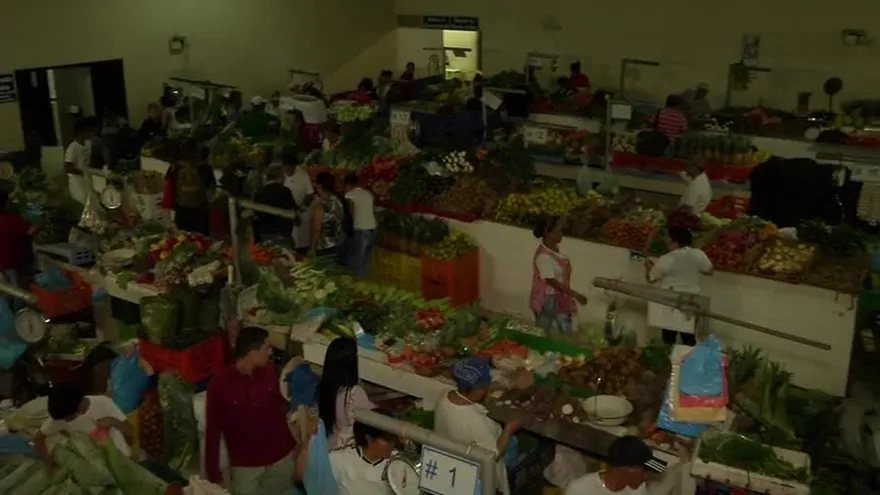 Las compras de los panameños en el mercado San Felipe Neri