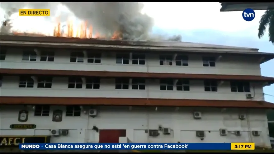 Se registra incendio en un edificio en Corozal