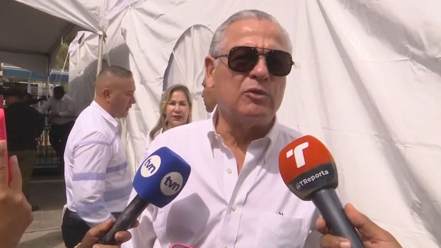 Contralor Flores confirma secuestro de bienes a exfuncionarios por presunto enriquecimiento injustificado