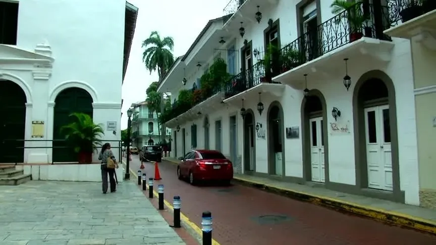 Historia Patria detrás de los muros