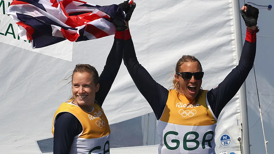 Hannah Mills y Saskia Clark,  se llevan el oro.