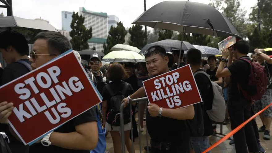 Más de un millón de manifestantes toman las principales avenidas de Hong Kong
