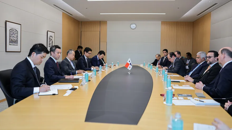 Mulino y su equipo se reunió con empresarios japoneses