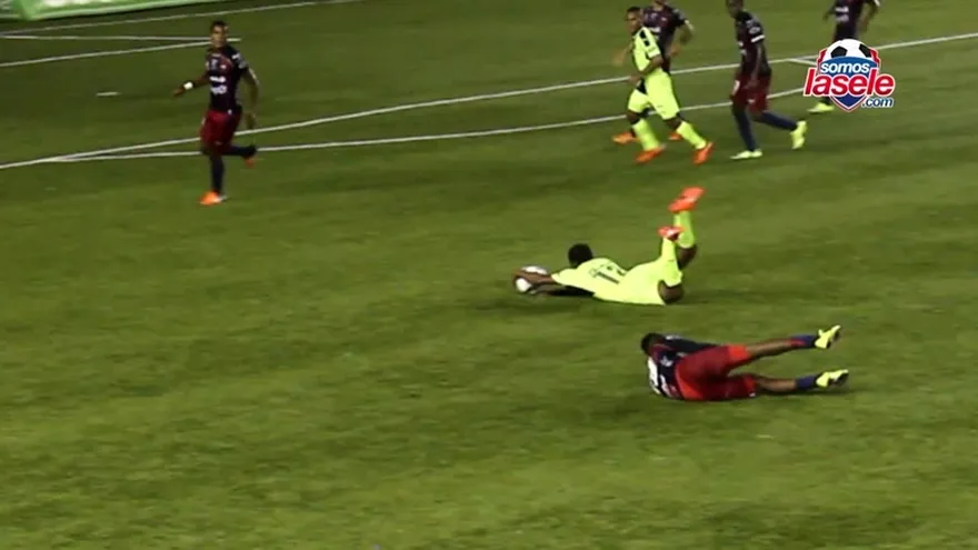 El sonido del fútbol, en las semifinales de ida entre Plaza Amador y Deportivo Árabe Unido